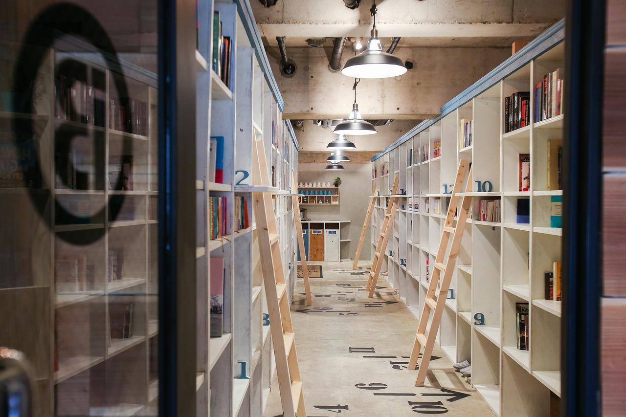 Bnbplus Niigata Book Inn Экстерьер фото